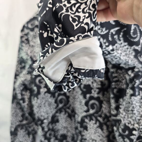 Foxcroft Shirt Womens 10 P Black White Button Up Wrinkle Free Non Iron Popover - Picture 9 of 14